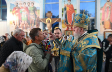 Епископ Новороссийский и Геленджикский Сергий совершил Всенощное бдение в Казанском храме г. Крымска по случаю престольного праздника