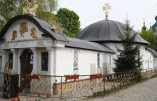 В Киеве ночью снесли Десятинный храм