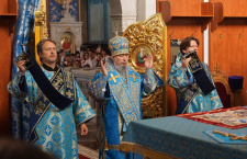 Митрополит Василий совершил Божественную литургию и посвящение казаков в войсковом соборе