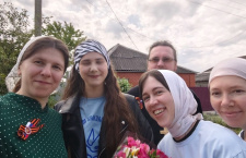 Православная молодежь города Славняск-на-Кубани поздравила тружеников тыла с 80-летием Великой Победы