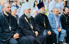 В День знаний митрополит Василий поздравил учащих и учащихся семейного центра «Зерно веры»