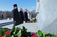 Протоиерей Димитрий Руднев принял участие в мероприятии, посвященном 83-ю годовщине освобождения города от немецко-фашистских захватчиков