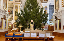 Иерей Павел Максимец освятил гуманитарную помощь для военнослужащих