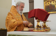 Епископ Сергий совершил Божественную литургию в храме в честь святых благоверных князей Петра и Февронии Муромских г. Новороссийска