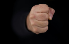 Муж бьет. Терпеть — угодно Богу?