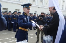 Митрополит Григорий принял участие в торжественной церемонии выпуска офицеров-летчиков