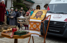 Сестрам милосердия Анапы передан новый автобус