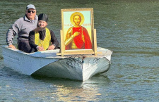 Прошел водный крестный ход по реке Днестр