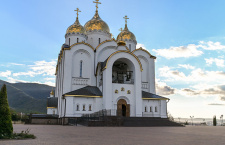 ЛИТУРГИЯ В ДЕНЬ РОЖДЕНИЯ НАСТОЯТЕЛЯ АНДРЕЕВСКОГО СОБОРА