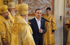 Губернатор Краснодарского края поздравил митрополита Екатеринодарского и Кубанского Василия с днём рождения 