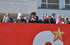 Митрополит Екатеринодарский и Кубанский Василий посетил парад ко Дню Победы