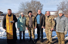 Иерей Дионисий Пылаев благословил в путь казаков с гуманитарной миссией