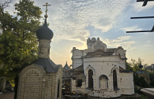 Успенская служба под звуками снарядов (+ФОТО)