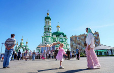 Святейший Патриарх Кирилл призвал помнить историю и не допускать критического разрыва между богатыми и бедными