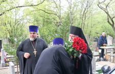 В ДЕНЬ РАДОНИЦЫ ЕПИСКОП СЕРГИЙ СОВЕРШИЛ БОЖЕСТВЕННУЮ ЛИТУРГИЮ В СВЯТО-ПРЕОБРАЖЕНСКОМ ХРАМЕ Г. ГЕЛЕНДЖИК