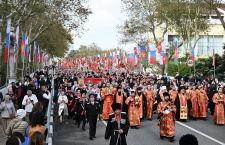 Митрополит Екатеринодарский и Кубанский Василий возглавил общеепархиальный Крестный ход в Сочи