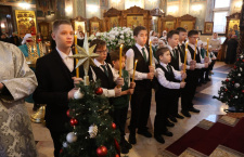 Ученики Русской Православной школы приняли участие в Божественной литургии в день памяти преподобного Серафима Саровского