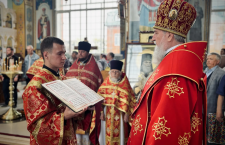В Неделю о слепом епископ Сергий совершил Божественную литургию в храме Архистратига Божия Михаила г. Крымска