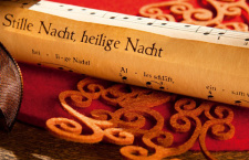 Рождественский гимн «Тихая ночь»: три версии, и все правдивы