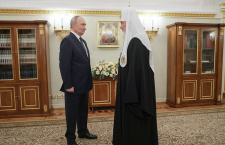 Президент России Владимир Путин поздравил Святейшего Патриарха Кирилла с днем рождения