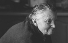 Несколько случаев, которые перевернули мое отношение к «ворчливым» бабушкам в церквях и магазинах