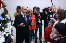 Главврач больницы святителя Алексия Алексей Заров рассказал Владимиру Путину о церковной медпомощи в зоне конфликта