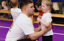 Как спортсмен дядя Рома начал заниматься с особыми детьми и стал христианином