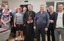 В реабилитационном центре "Шаг к жизни" г. Новороссийска прошла беседа со священником по случаю празднования Дня православной книги