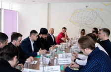 Протоиерей Димитрий Руднев принял участие в заседании молодежного совета