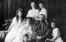 Романовы: семейный портрет