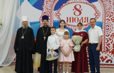 Митрополит Василий поздравил с Днем семьи, любви и верности многодетные семьи Кубани