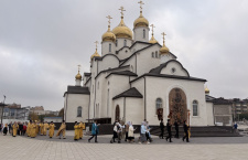 Епископ Сергий совершил великое освящение предела в честь святителя Василия Великого в г. Анапе и возглавил Божественную литургию