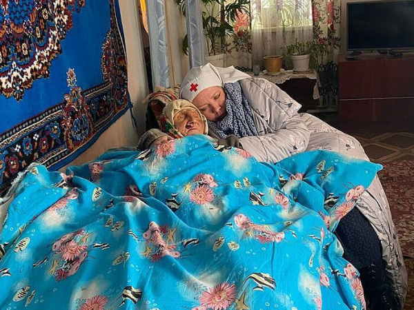 Странная молитва бабушки в насквозь промерзшем доме. Беседа с сестрой милосердия Ириной Худяковой