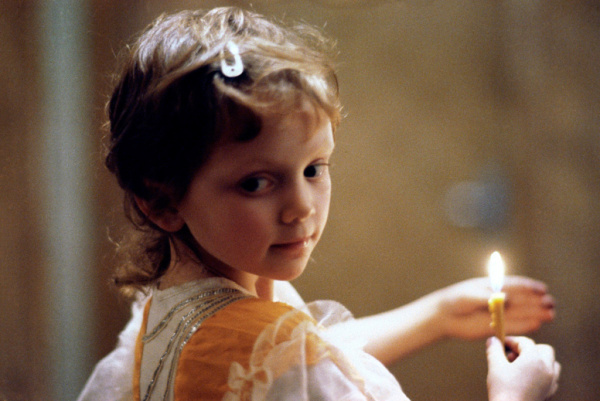 Самодельный ангел из фольги и подарки под музыку Моцарта. Как встречали Рождество в верующих семьях