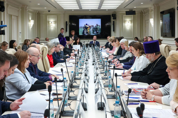 В рамках XIV Рождественских Парламентских встреч состоялся круглый стол «Церковь, власть и общество: поддержка участников специальной военной операции
